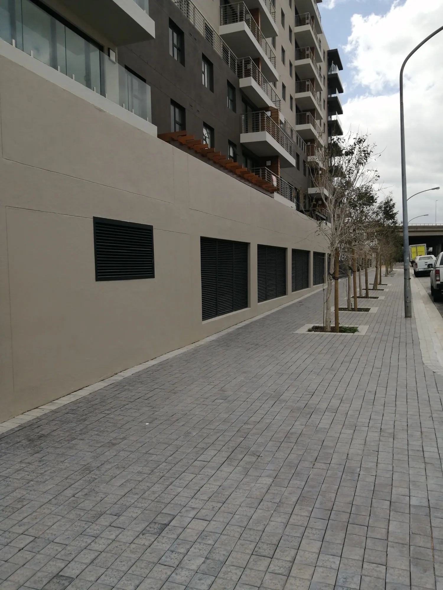 Pedestrian Walkway — Plaza Cobble